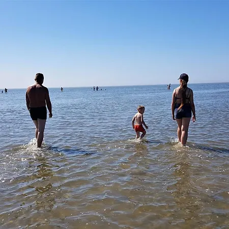 Carolin Am Nordseedeich * Wurster Nordseekuste