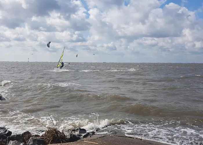 Carolin Am Nordseedeich * Wurster Nordseekuste